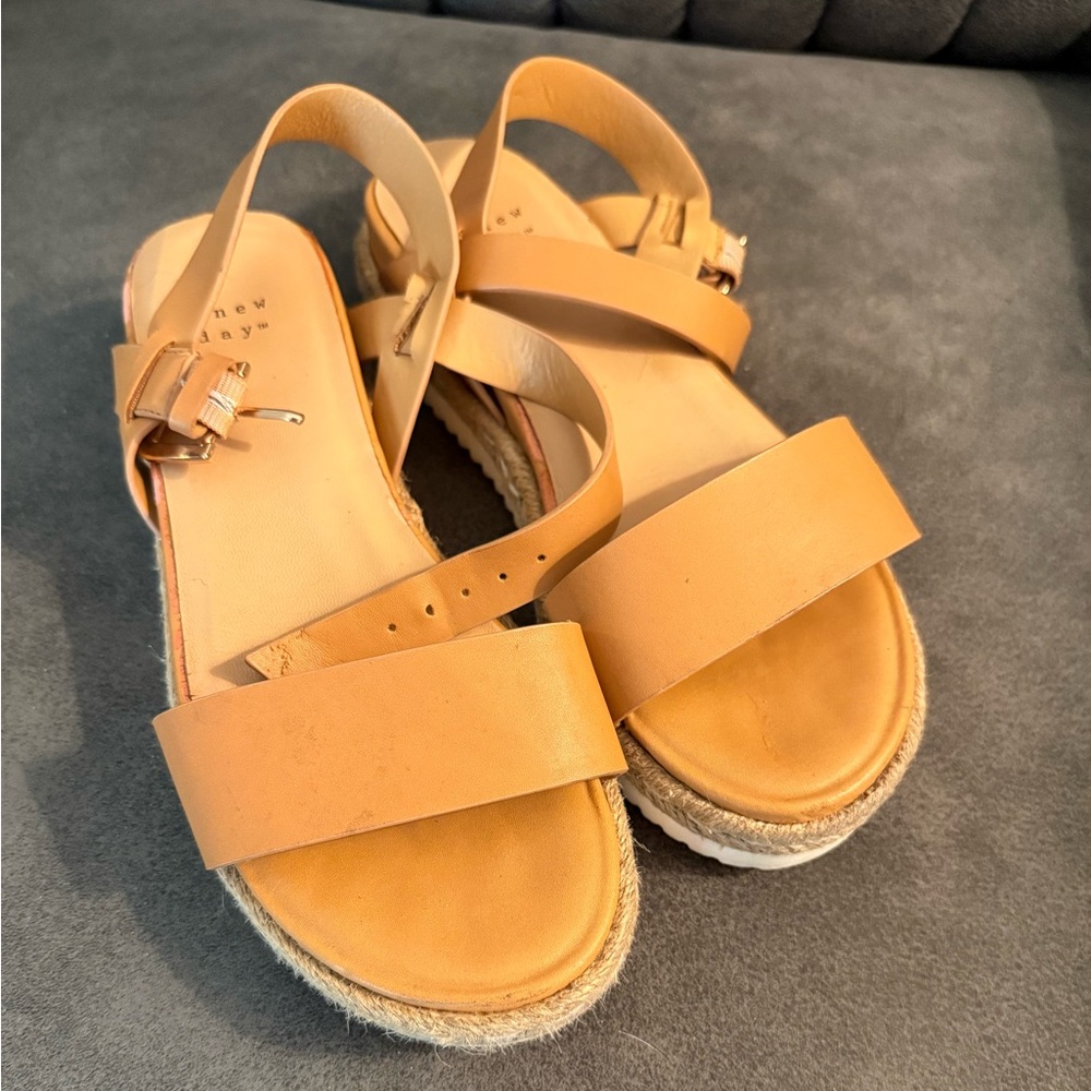 Women's Tan Sandals